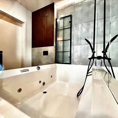 Apartmán Jacuzzi Loft - Design *